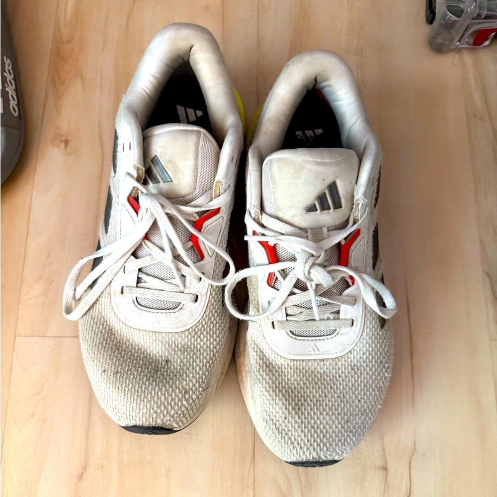 Adidas Men’s Size 8 Sneakers